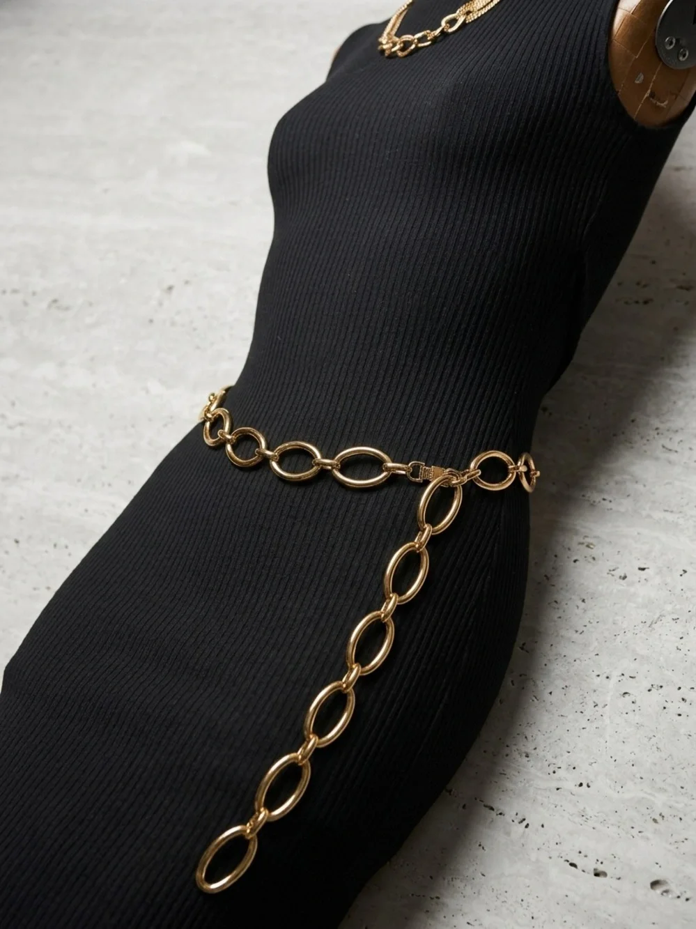 Vintage Style Adjustable Gold Tone Oval Link Chain Belt Statement Accessory